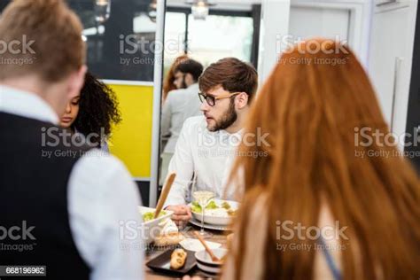 Improving video chat over dinner