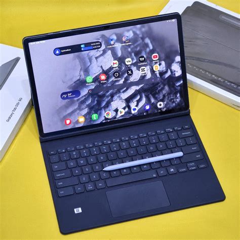 Include a keyboard with detachables