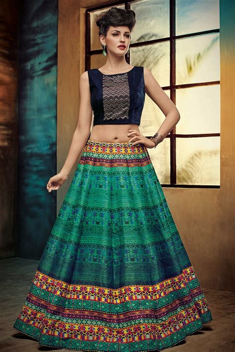 Indian Clothes Online Shopping Stores brings in a Some Exclusive Traditional Outfits for Women