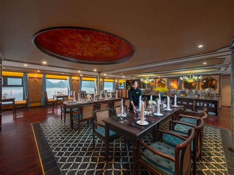 Indochine Cruise Dining