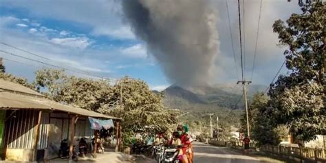 Indonesia volcano eruption tsunami