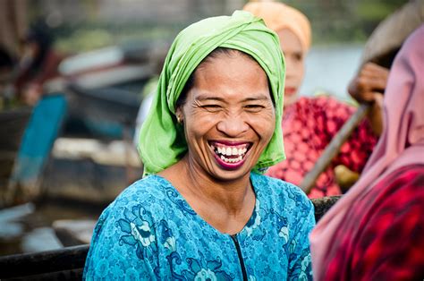 Orang Indonesia Senyum