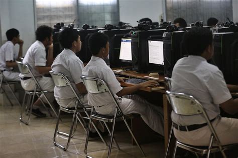 Indonesian students taking test