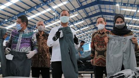 Info Gaji PT Terkemuka di Industri Pakaian Jadi di Indonesia: Gaji PT Leading Garment