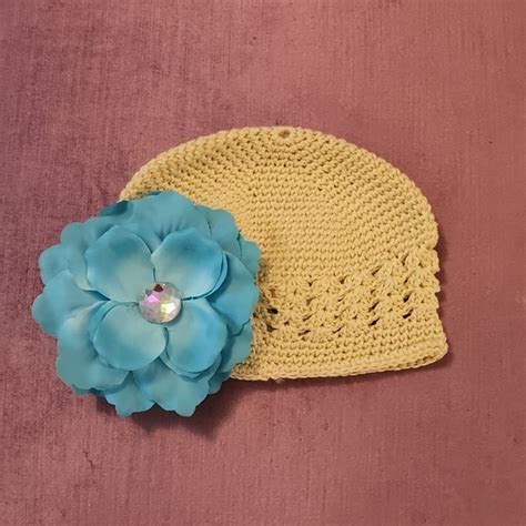 Infant Crochet Hat With Flower