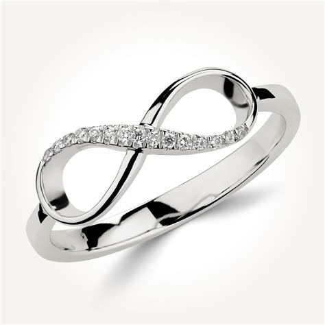 Infinity Symbol in Engagement Rings