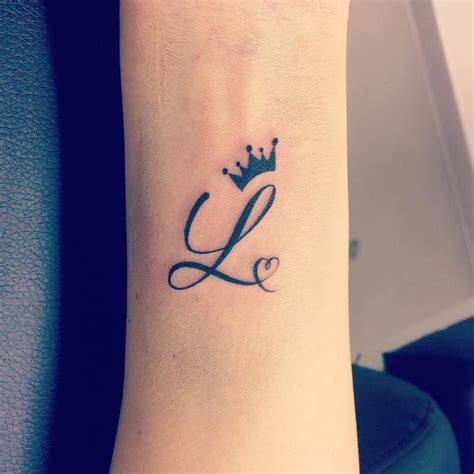 Girls initials and Arrow Tattoo on wrist! Me ️ Tattoos