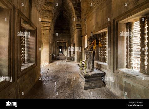 Inside Angkor Wat Tour