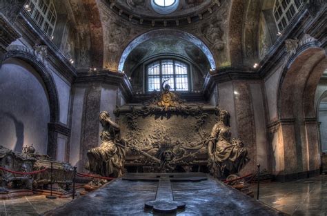 Inside Imperial Crypt