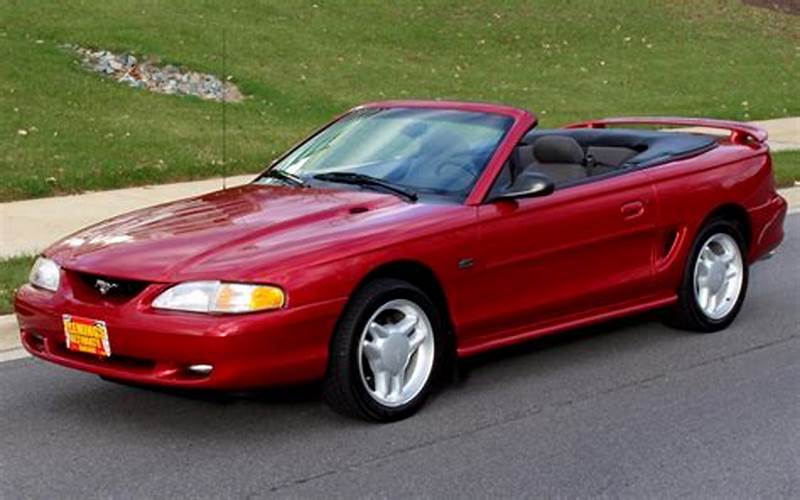 Inspecting A 1994 Ford Mustang Convertible