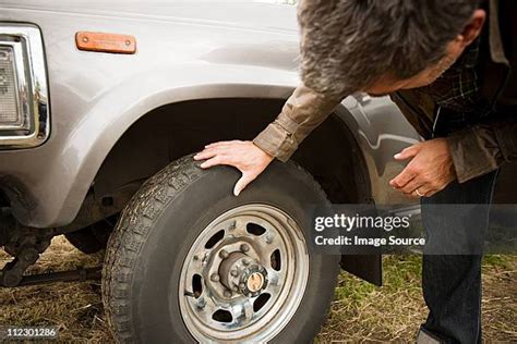 Inspecting the tire