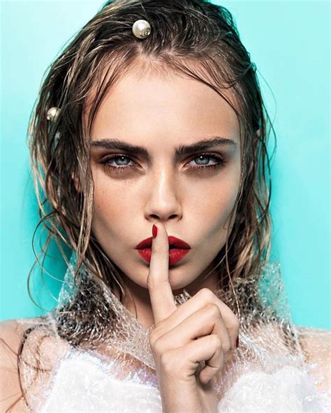 Instagram Delevingne Cara