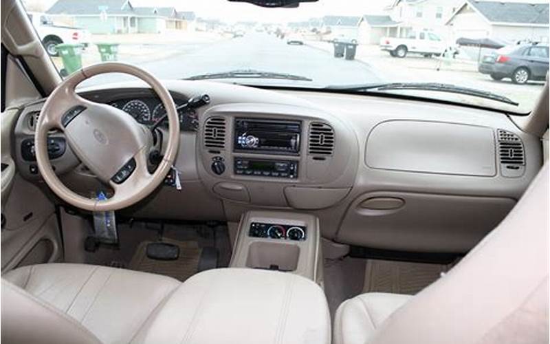 Interior Of Ford Expedition 2000