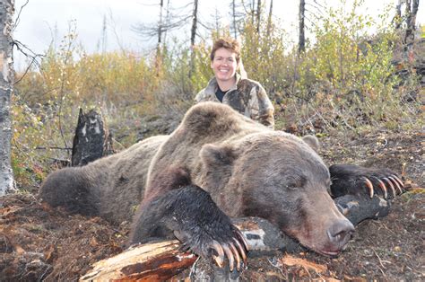 Is It Legal for Contestants to Hunt and Kill Bears?