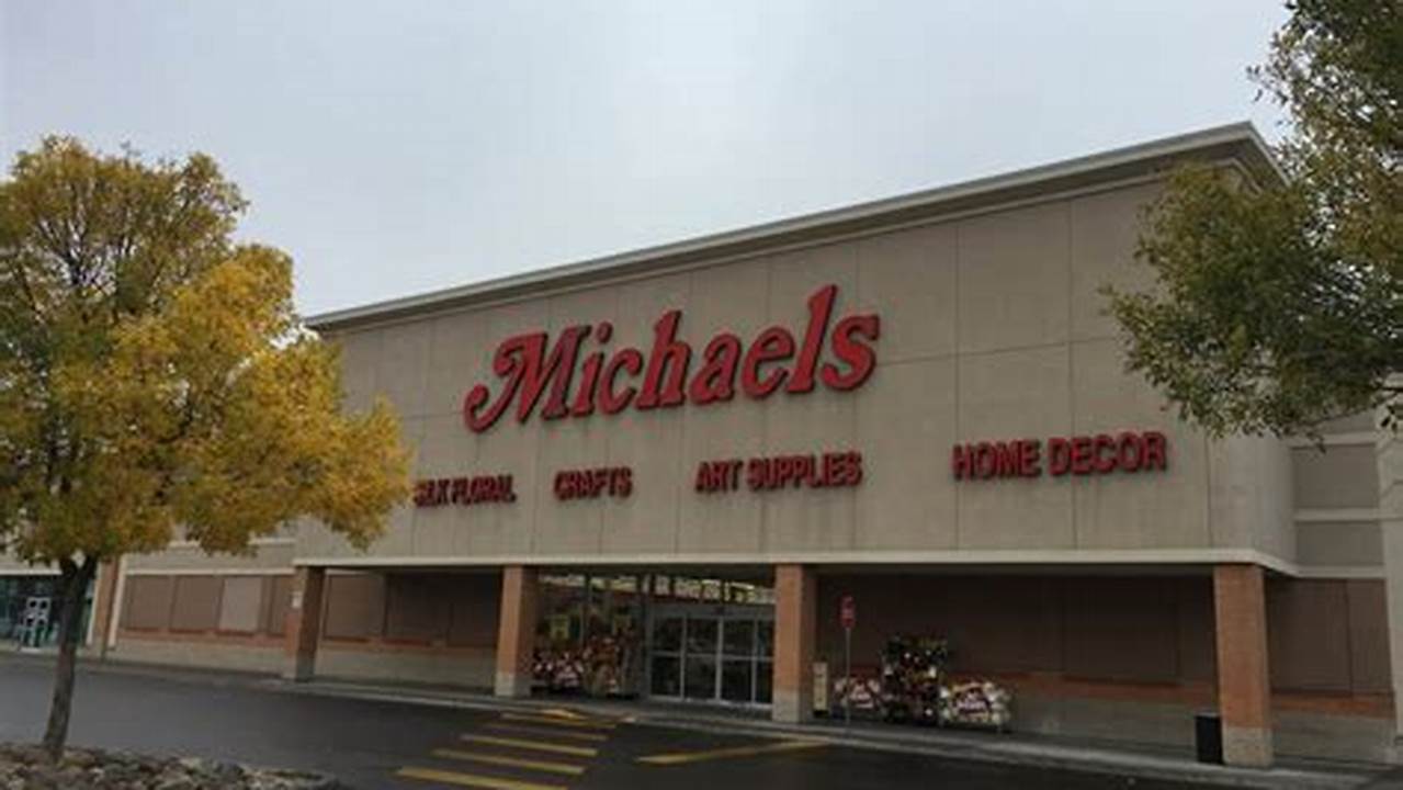 Is Michaels Open Jan 1 2024