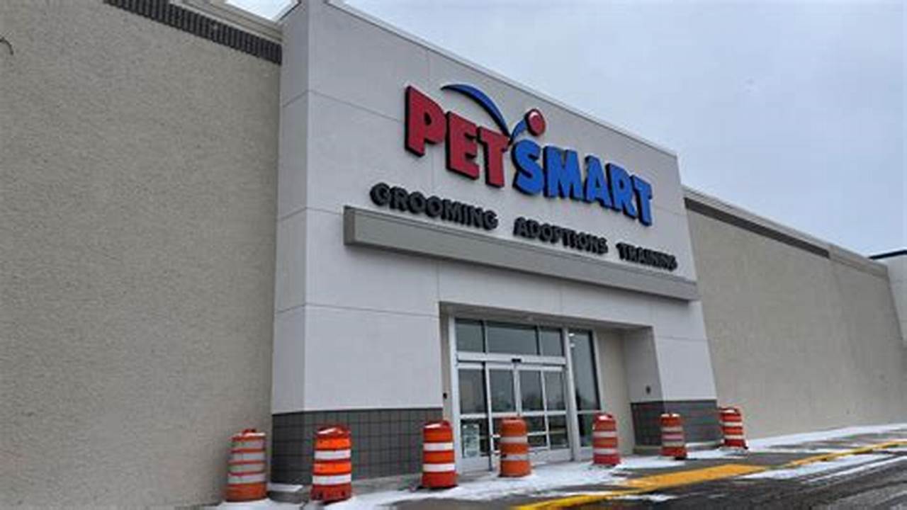 Is Petsmart Open Today