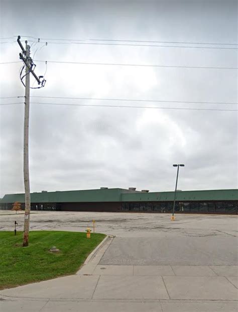 Is Menards Closed On Easter