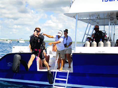 Isla Catalina diving safety