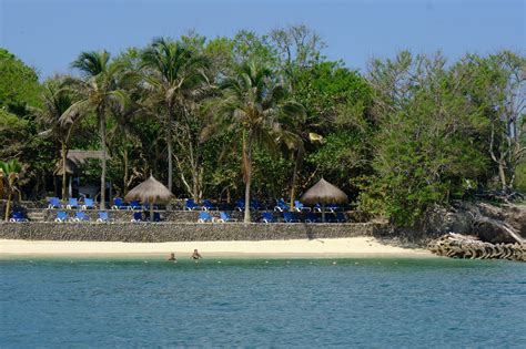 Isla Grande Beach Relaxation