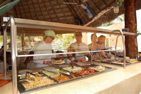 Isla Mujeres Buffet Lunch