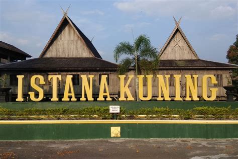 Istana Kuning