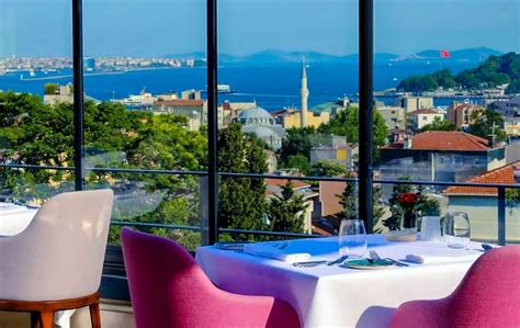 Istanbul Restaurant Atmosphere