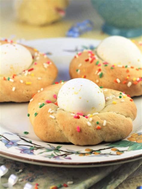Italian Easter Cookies With Egg