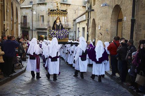 Italian Easter Customs