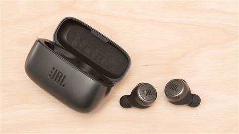 JBL Live 300 TWS: Design