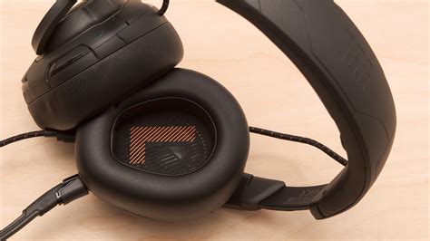 JBL Quantum One comfort