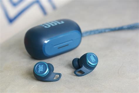 JBL Reflect Flow Pro Earbuds