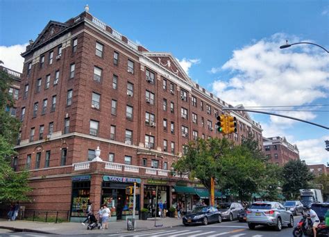 Jackson Heights Tour Guide