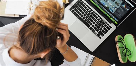 Jangan Disepelekan Ini 4 Tanda Kalau Kamu Mengalami Burnout Saat Bekerja