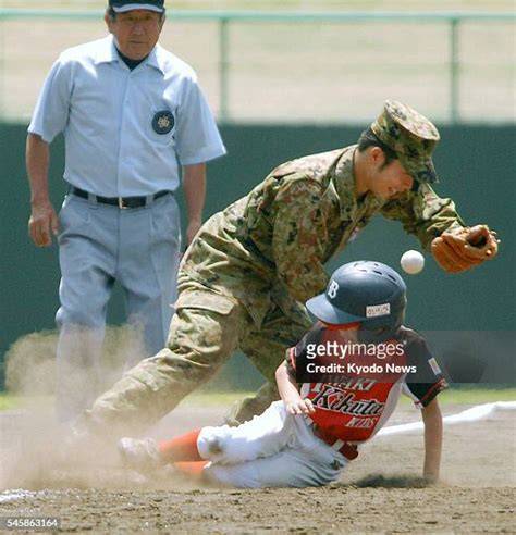 大平南小学校のグラウンドと野球ギア