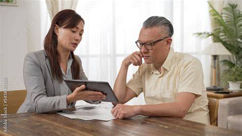 一般課程試験の再挑戦に向けて勉強する様子