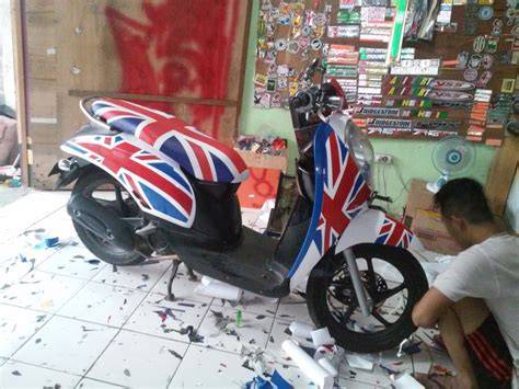 Jasa Cutting Sticker Motor Bogor