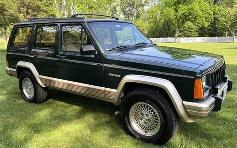 Jeep Cherokee Country Image