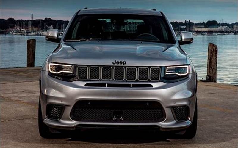 Jeep Cherokee Trackhawk Front View