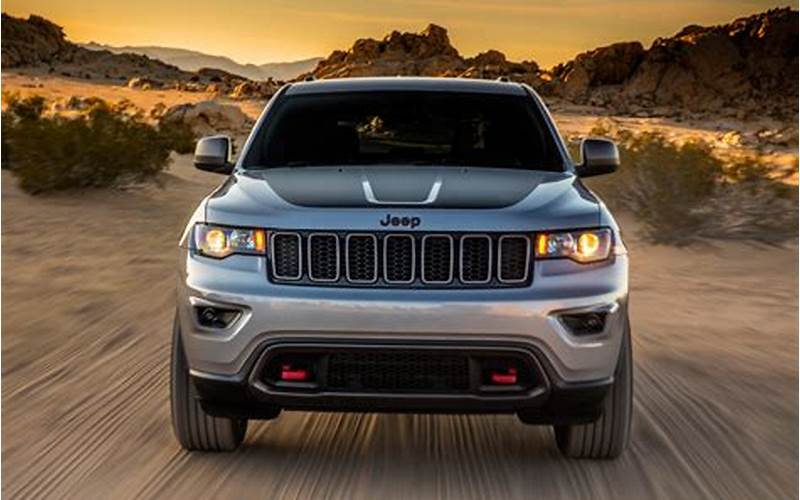 Jeep Grand Cherokee Trailhawk Front View