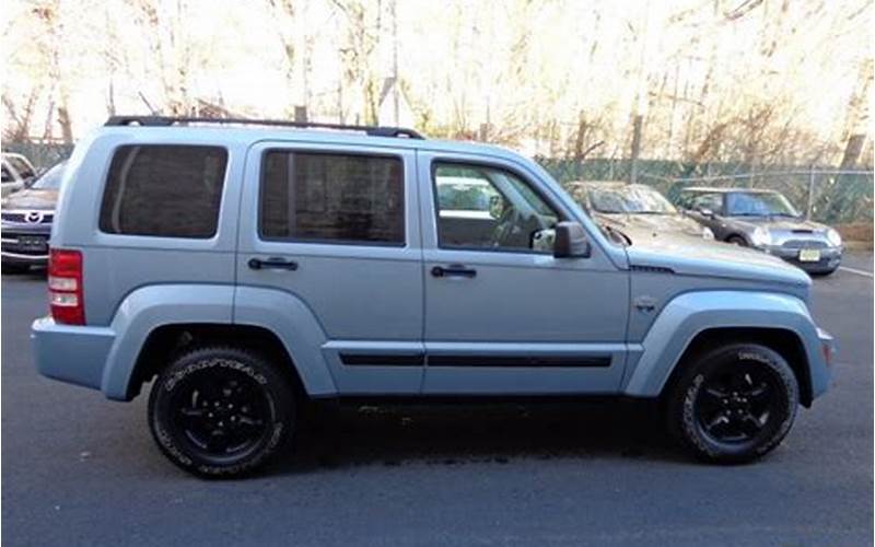 Jeep Liberty Winter Chill Pearl Exterior