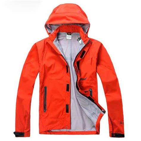 Jaket untuk Pendakian Gunung Rinjani