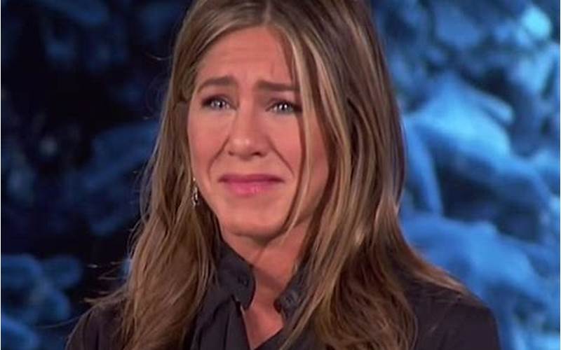 Jennifer Aniston Crying