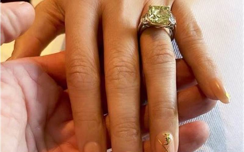 Jennifer Lopez And Ben Affleck Wedding Ring Image