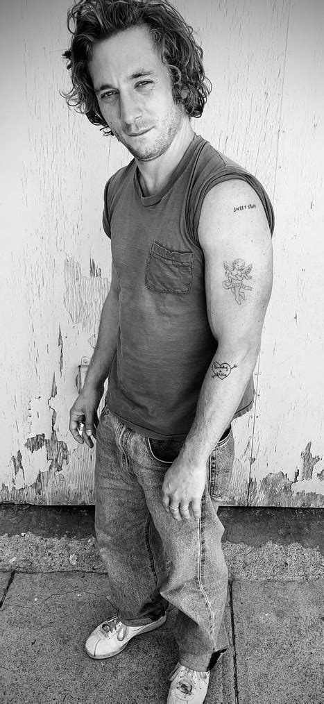 Jeremy Allen White Tattoos