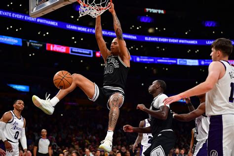 The Remarkable Rise of Jeremy Sochan: A Rising Star in the World of Basketball