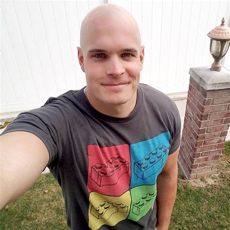 JerryRigEverything, YouTuber