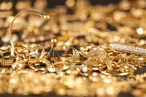 Jewelry–All That Glitters Can Be Gold (A Brief History of Jewelry)