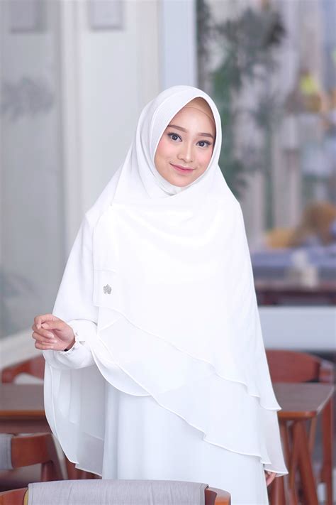 Jilbab Langsung Warna Putih untuk Pernikahan