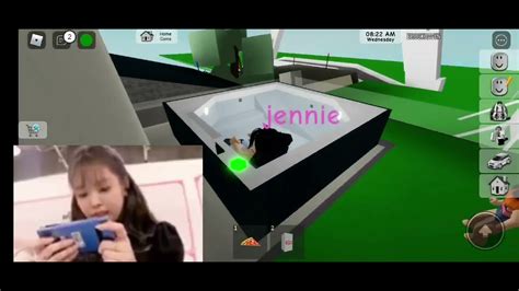 Jisoo and Jennie from BLACKPINK playing to Roblox Brookhaven 