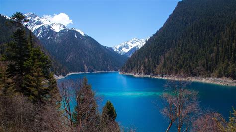 Jiuzhaigou Valley lakes